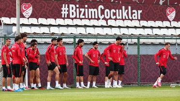 Fransa'ya 1-0 yenilen A Milli Futbol Takımı, Bursa'daki İtalya maçına hazırlanıyor