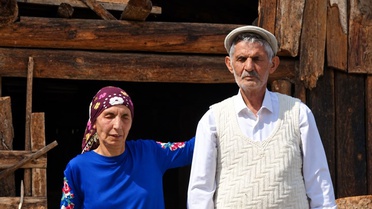 Artvin'de görme engelli Köse kardeşler 50 yılı aşkın süredir köy hayatını sürdürüyor