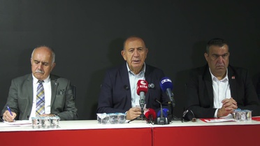 Gürsel Tekin rozet töreninde CHP'den ayrılmayanları CHP'li gibi davranmaya çağırdı