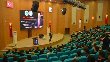Hasan Yıldız KAEÜ'de öğrencilere hayallerinden vazgeçmemelerini öğütledi