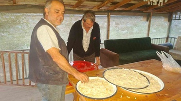 Kütahya Hisarcık'ta avcılar yeni av sezonu öncesi tavşan tiridi geleneğini sürdürdü
