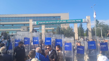 Kamu-İş, AYM önünde yaşamına son veren polis için 'ilk değildi ama son olmalı' dedi