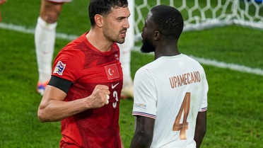 Maça damga vuran anlar! Merih Demiral kendisini zor tuttu