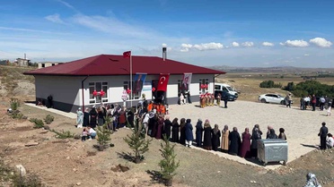 Sivas Altınyayla Başyayla'da 2 derslikli okul, Güler'in katıldığı törenle açıldı