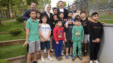 Aile ve Sosyal Hizmetler Bakanı Göktaş Bahçelievler'de vatandaş ve esnafla buluştu