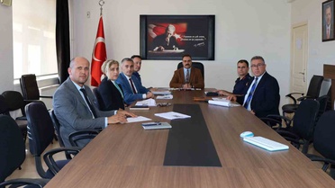 Aydın Karacasu'da okul güvenliği tedbirleri Kaymakam Battal başkanlığında ele alındı
