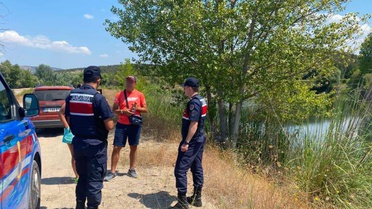 Bilecik İnhisar Tarpak'ta jandarma, dolandırıcılığa karşı vatandaşları bilgilendirdi