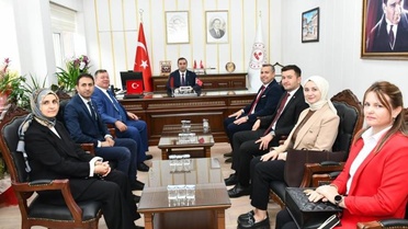 Bilecik Osmaneli'de Kaymakam Yılmaz, eğitim camiasıyla buluşup başarı diledi
