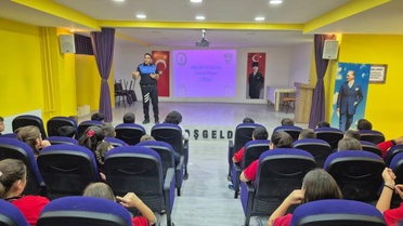 Bilecik'te polis, 'Birlikte Güvenli Gelecek' projesiyle 100 öğrenciye eğitim verdi