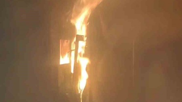 Bolu'da apartmanın elektrik panosunda çıkan yangın itfaiye tarafından söndürüldü