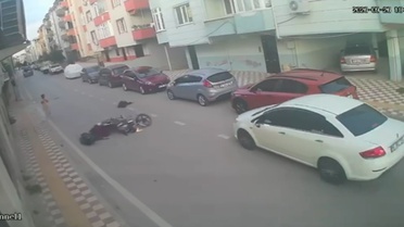 Bursa Karacabey'de motosikletin çarptığı 3 yaşındaki çocuk taburcu edildi