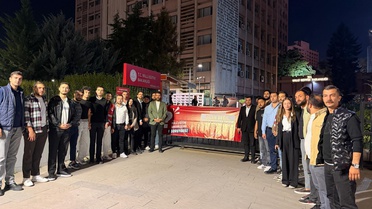 CHP Gençlik Kolları, okullardaki silahlı saldırılara MEB önünde eylem düzenledi