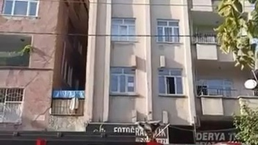 Diyarbakır Bağlar'da apartmanda 3. kattaki yangın söndürüldü, ölen yaralanan yok