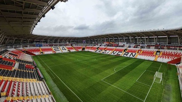 12 bin 981 kişilik 13 Şubat Şehir Stadyumu Erzincanspor'a ev sahipliği yapıyor