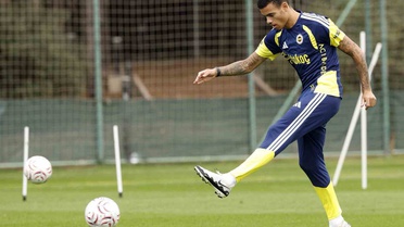 Fenerbahçe, Rizespor maçı mesaisini Can Bartu'da milli futbolculardan yoksun sürdürdü
