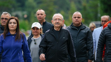 CHP lideri Kılıçdaroğlu, Abant'ta partililerle göl kenarında yürüyüş yaptı