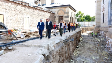 Sultan Selim Camii'ndeki restorasyonu Konya Valisi Akın yerinde inceledi