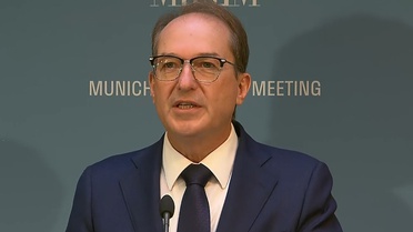 Almanya İçişleri Bakanı Dobrindt, Münih'te 17 ülkeyle göç politikasını görüştü