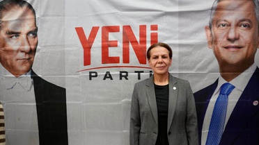 Senay Çankaya, YENİ Parti Gömeç İlçe Başkanlığı'na tüm oyları alarak yeniden seçildi