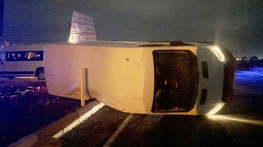 Tekirdağ Muratlı'da iki araç kavşakta çarpıştı, biri devrildi; ciddi yaralanma yok