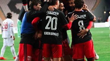 Eskişehirspor, Fethi Heper Stadı'nda Balıkesirspor'u 7-1 mağlup etti