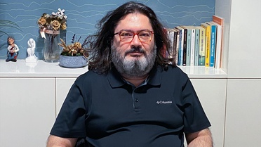 Doç. Dr. Tanır, bir sigara çekiminin bile gençlerde bağımlılığı tetiklediğini söyledi