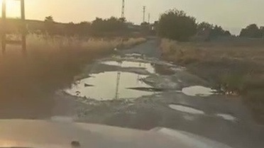 Adıyaman'da çukurlaşan köy yolu için sürücüler İl Özel İdaresi'nden çözüm bekliyor