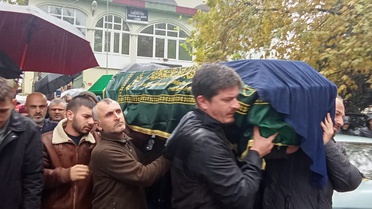 Sakarya'da 23 gündür hastanede tedavi gören 6 çocuk annesi Betül Arık hayatını kaybetti, eşi tutuklu