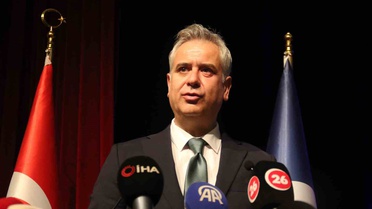 Yalçın, Anadolu Üniversitesi'nde çipler üzerinden dijital soğuk savaşa dikkat çekti