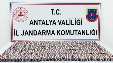 Antalya Manavgat'ta jandarma valizde 6 bin 540 sentetik hap buldu, şüpheli tutuklandı