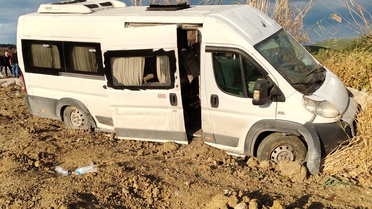 Savaştepe'de işçi servisi şarampole yuvarlandı, 13 işçi yaralandı, sürücü gözaltında