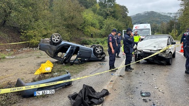 Bartın Ulus'ta kazada ağabeyinin cenazesini almaya giden kişi öldü, 6 kişi yaralandı