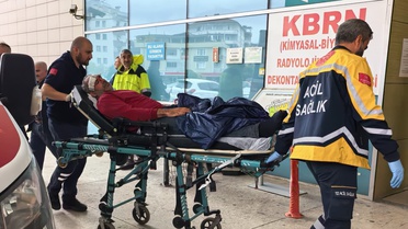 Bursa İnegöl'de şeker yüklü TIR yağışta kanala uçtu, sürücü yaralandı