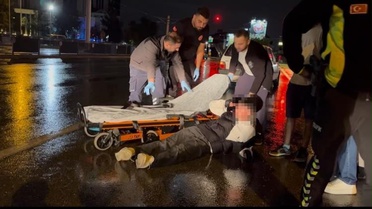 Bursa Osmangazi'de kaygan yolda devrilen motosikletin sürücüsü yaralandı, durumu iyi
