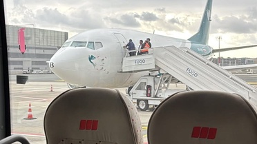3 milyon avro borçla haczedilen Caspian Airlines uçağından yolcular indirildi