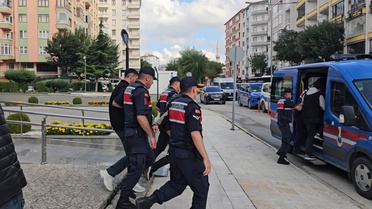 Çorum'da 29 kilo 250 gram esrarı alırken suçüstü yakalanan 4 şüpheli tutuklandı