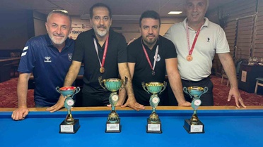 Düzce'de 3 Bant Bilardo İl Birinciliği'nde Baha Alptekin şampiyon oldu