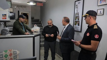 Edirne'de itfaiye Saraçlar Caddesi esnafını yangın güvenliği konusunda bilgilendirdi