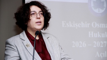 ESOGÜ Hukuk Fakültesi 2026-2027 akademik yılını ikinci mezunlarının gururuyla açtı