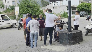 Payas'ta 2 motosiklet çarpıştı, genç sürücü yaşlı adama 'Dayı öyle yola çıkılır mı' dedi