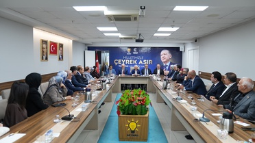 İçişleri Bakanı Çiftçi, Türkiye Yüzyılı Buluşmaları'nda Ümraniye'de esnafla buluştu