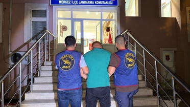 Iğdır'da nitelikli hırsızlıktan aranan şahıs, 11 yıl 3 gün cezayla yakalandı