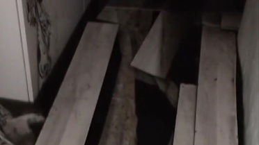 İstanbul Sultangazi'de sağanakta evi su basan 4 kişi nerede kalacaklarını bilmiyor