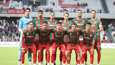 Karşıyaka ilk 4 haftada 2 beraberlik 2 mağlubiyet aldı, Basatemür istifa etti
