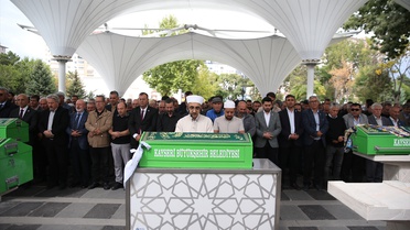 Kayseri Hacılar'da başına taş düşen 3 yaşındaki çocuk son yolculuğuna uğurlandı