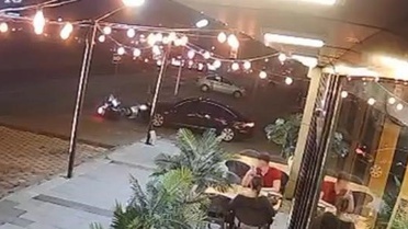 Kayseri Kocasinan'da duran otomobile çarpan motosiklet sürücüsü yaralandı