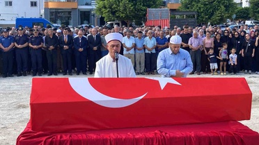 Konya'da rahatsızlık sonucu ölen 24 yaşındaki uzman çavuş Erdemli'de toprağa verildi