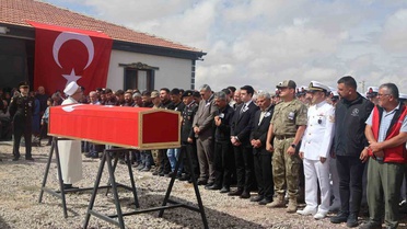 Konya Emirgazi'de düğünde hayatını kaybeden Uzman Çavuş Serkan Deveci toprağa verildi