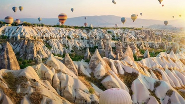 Bakan Ersoy, Dünya Turizm Günü mesajında Kapadokya görselini paylaştı