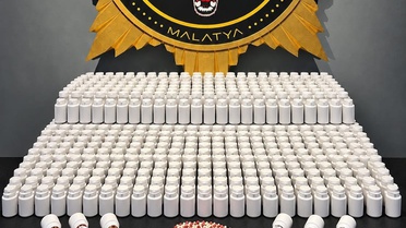 Malatya'da 46 bin 189 sentetik hapın ele geçirildiği operasyonda 2 şüpheli tutuklandı